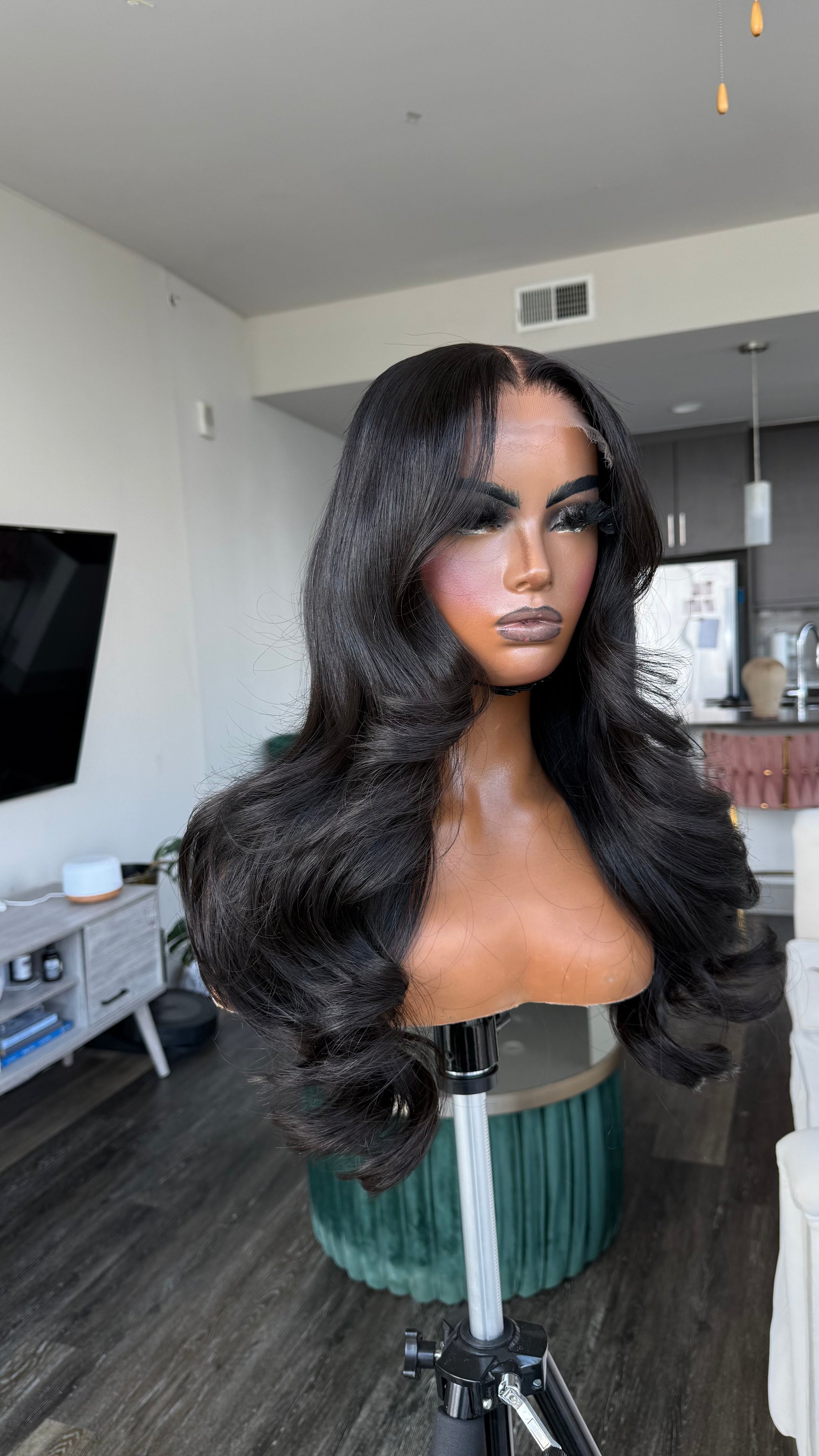 KOLORS: Natural (1B) | 5x5 Glueless